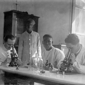 Laboratoire hospitalier 1930